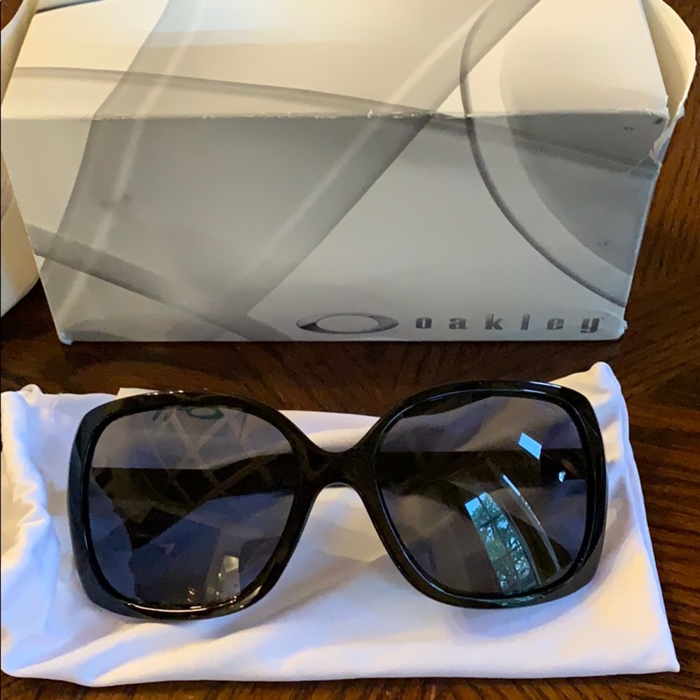 Ladies Oakley Sunglasses